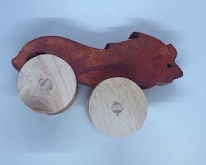 1417 Wheeled Rustic Lion